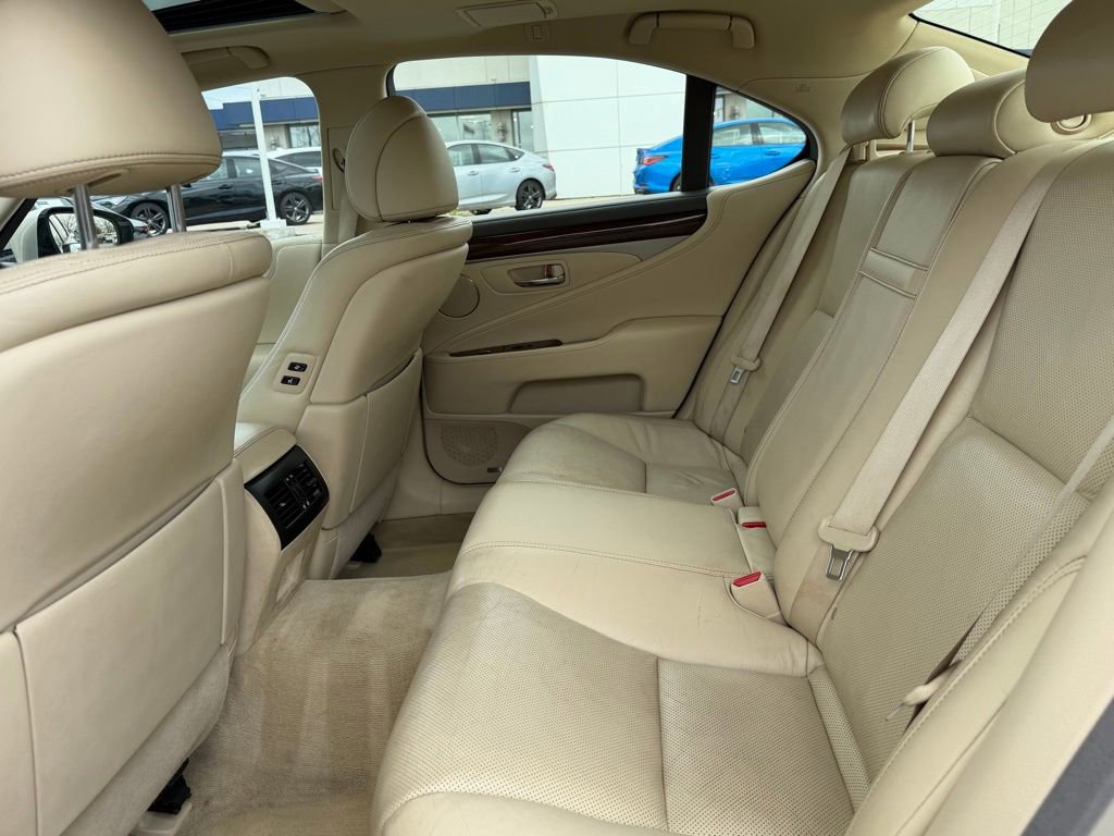 Used 2014 Lexus LS 460 AWD w/ Comfort Package image 12