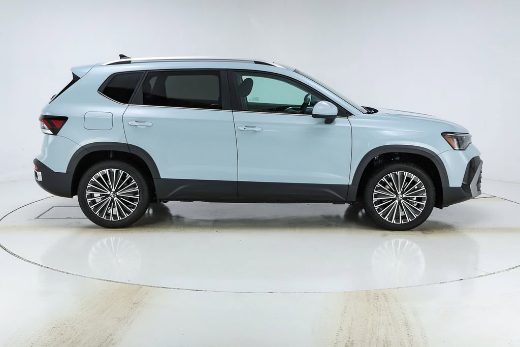 New 2026 Volkswagen Taos SE FWD image 47