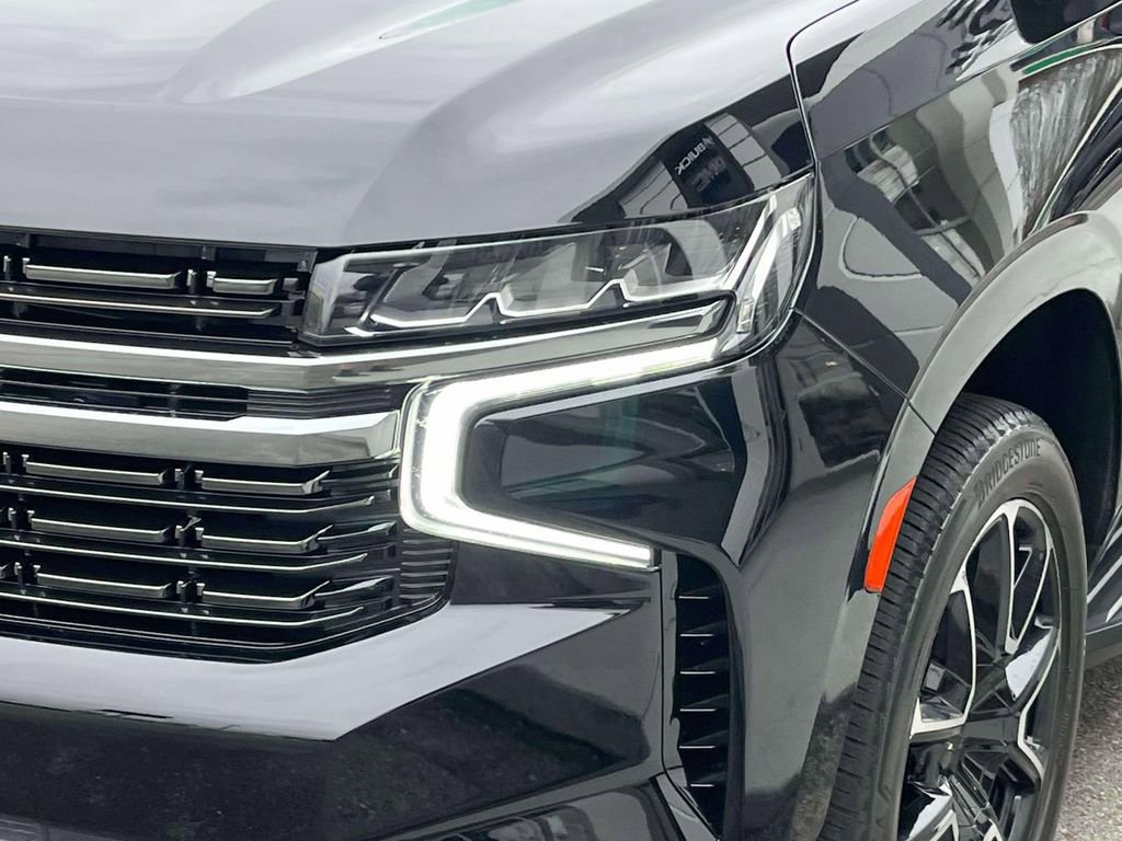 Used 2021 Chevrolet Suburban RST image 9