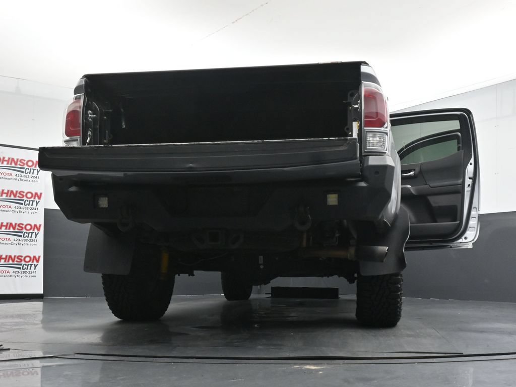 Used 2021 Toyota Tacoma TRD Off-Road AWD/4WD image 29