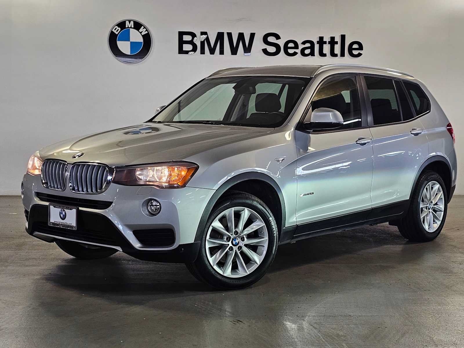 Used 2017 BMW X3 xDrive28i AWD/4WD image 1