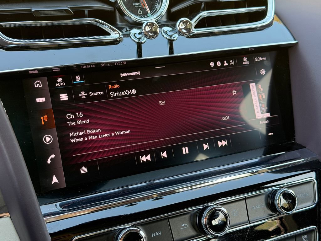 Used 2023 Bentley Bentayga image 22