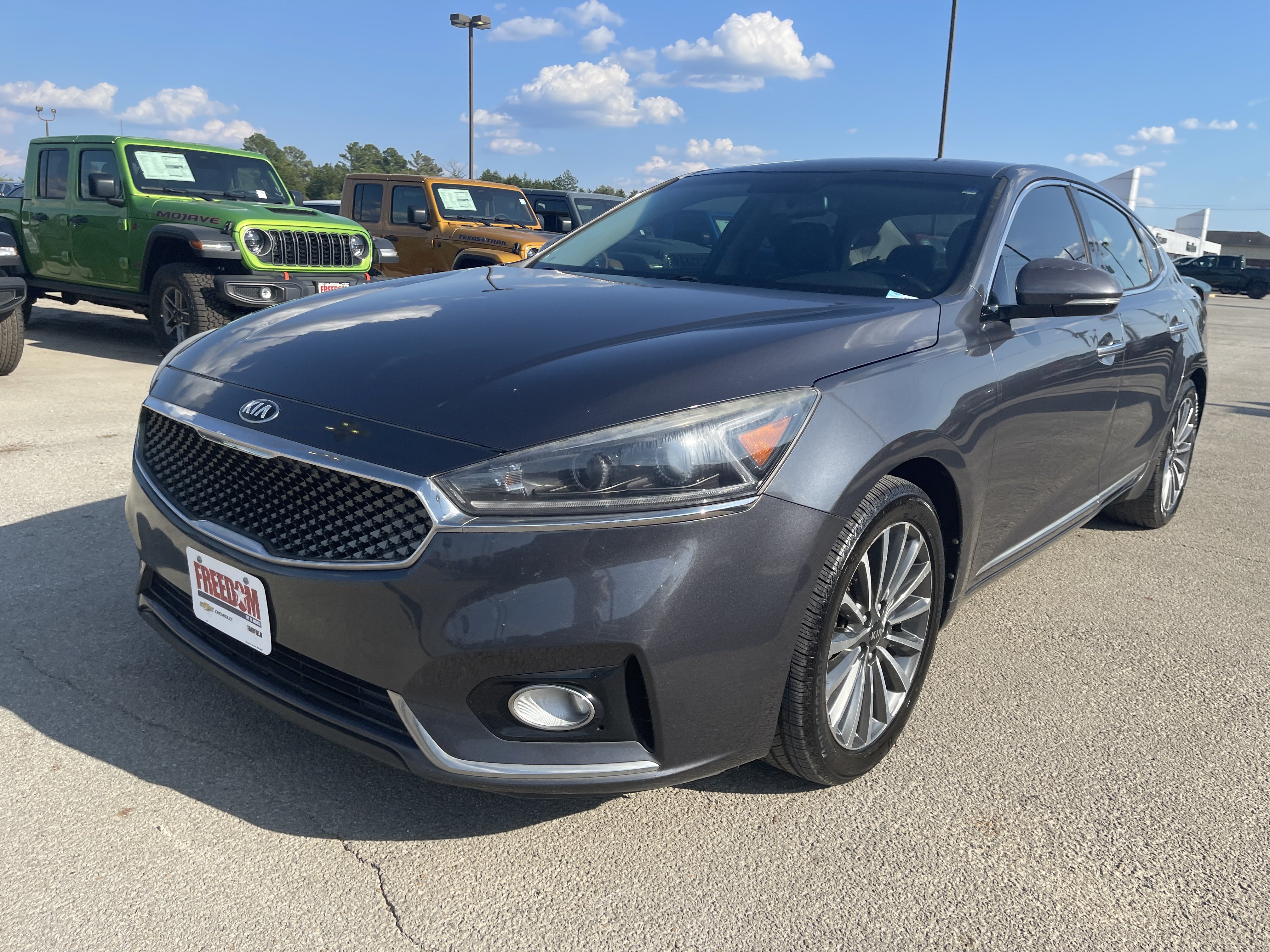 Used 2017 Kia Cadenza Premium FWD image 8