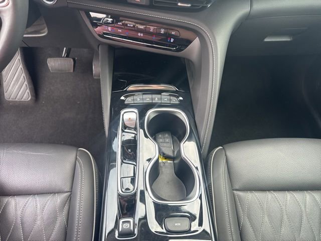 Used 2023 Buick Envision Avenir AWD/4WD image 13