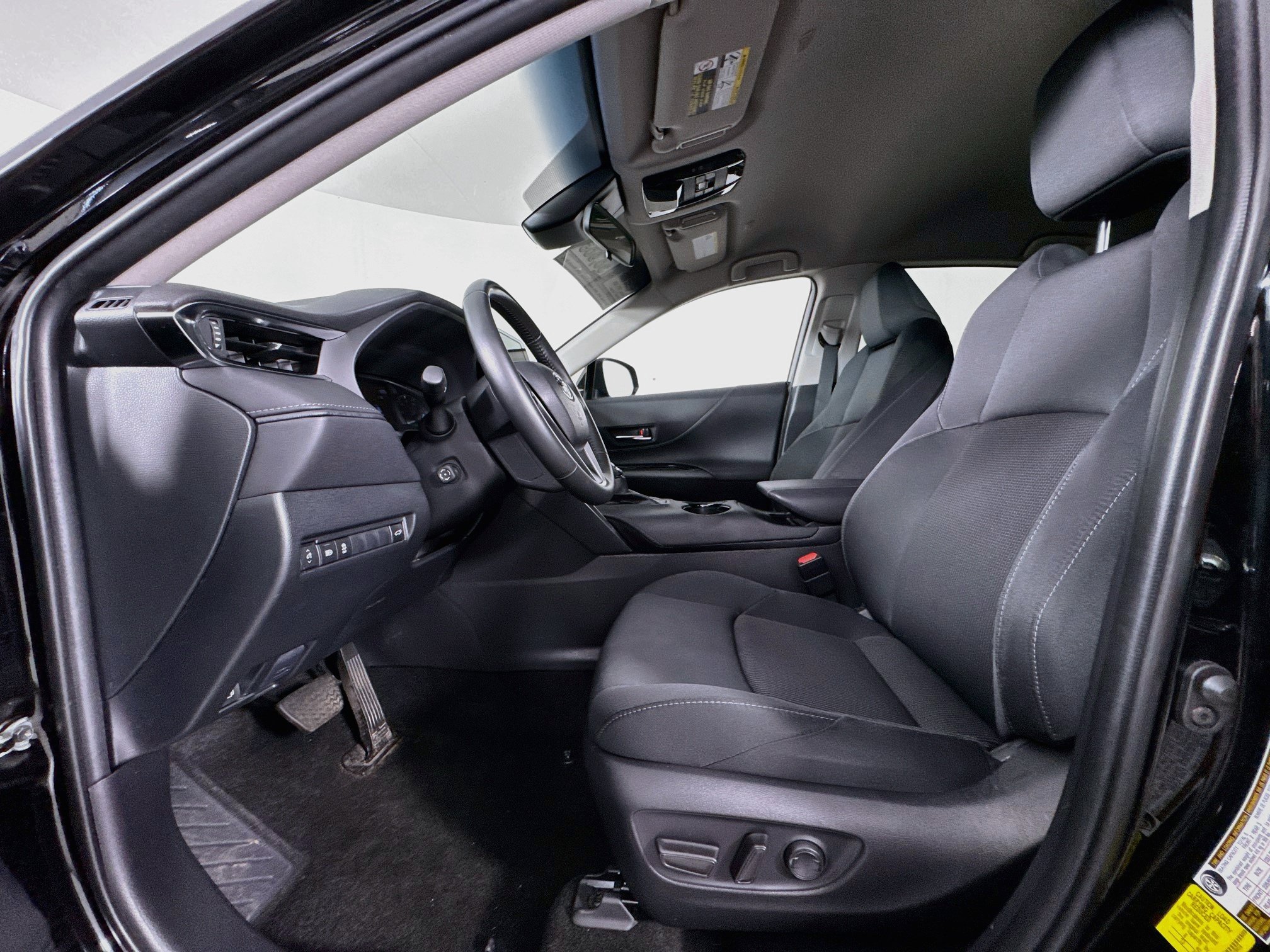Certified 2024 Toyota Venza LE AWD/4WD image 19