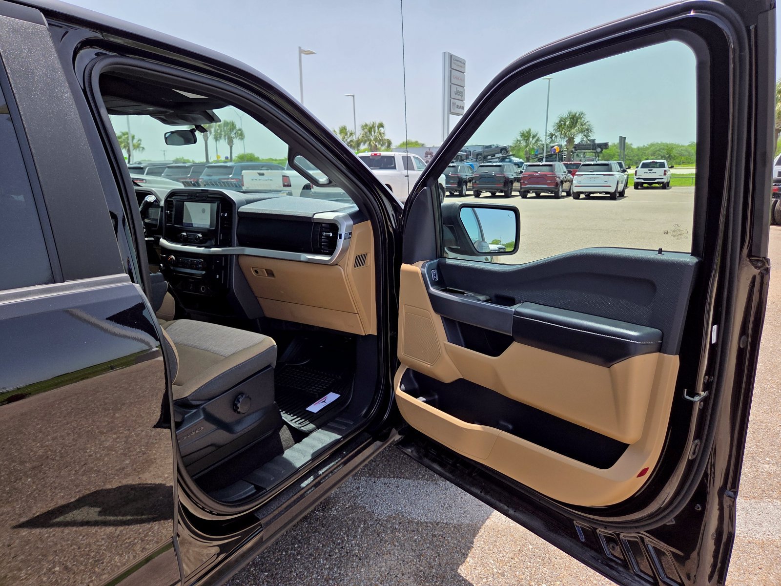 Used 2021 Ford F150 XLT AWD/4WD image 18