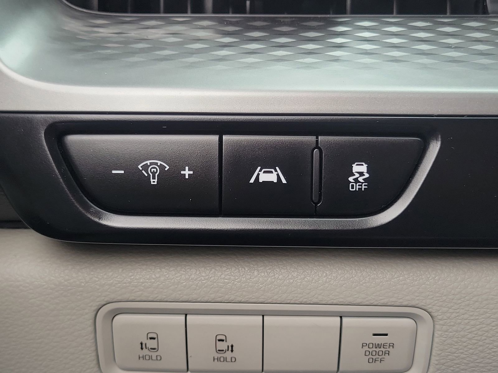 Used 2024 Kia Carnival LX FWD image 20