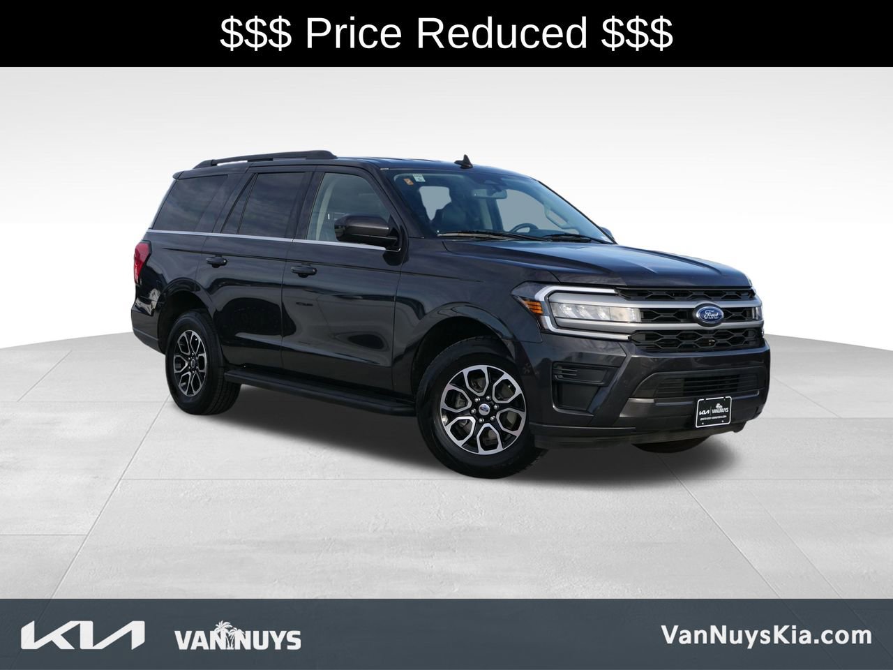 Used 2024 Ford Expedition XLT image 1