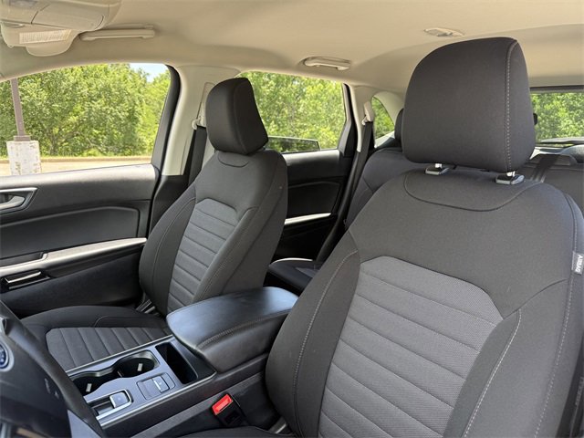 Used 2024 Ford Edge SE w/ Black Appearance Package image 10