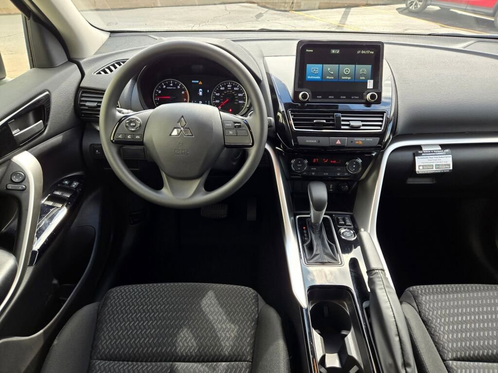 New 2025 Mitsubishi Eclipse Cross LE image 12