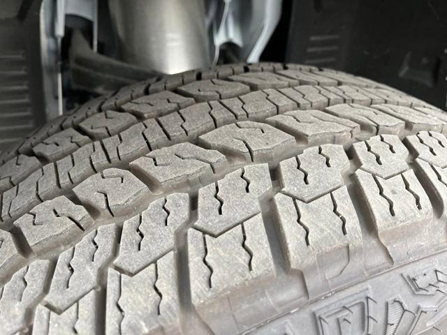 New 2025 GMC Hummer EV 2X w/ LPO, Dark Essentials Package image 24