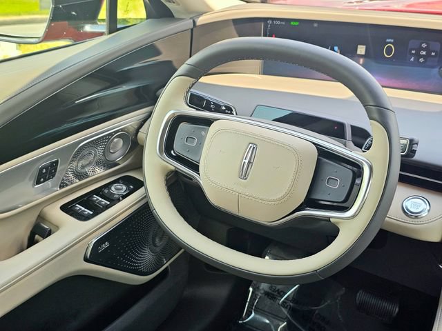 Used 2025 Lincoln Nautilus Reserve AWD/4WD image 32