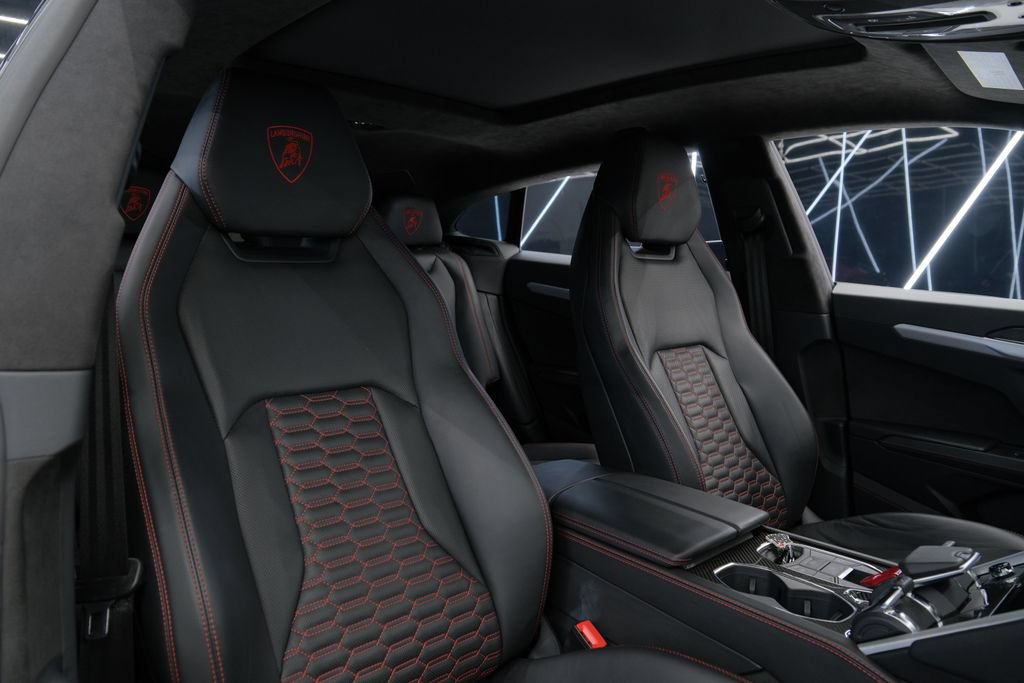 Used 2021 Lamborghini Urus AWD/4WD image 38