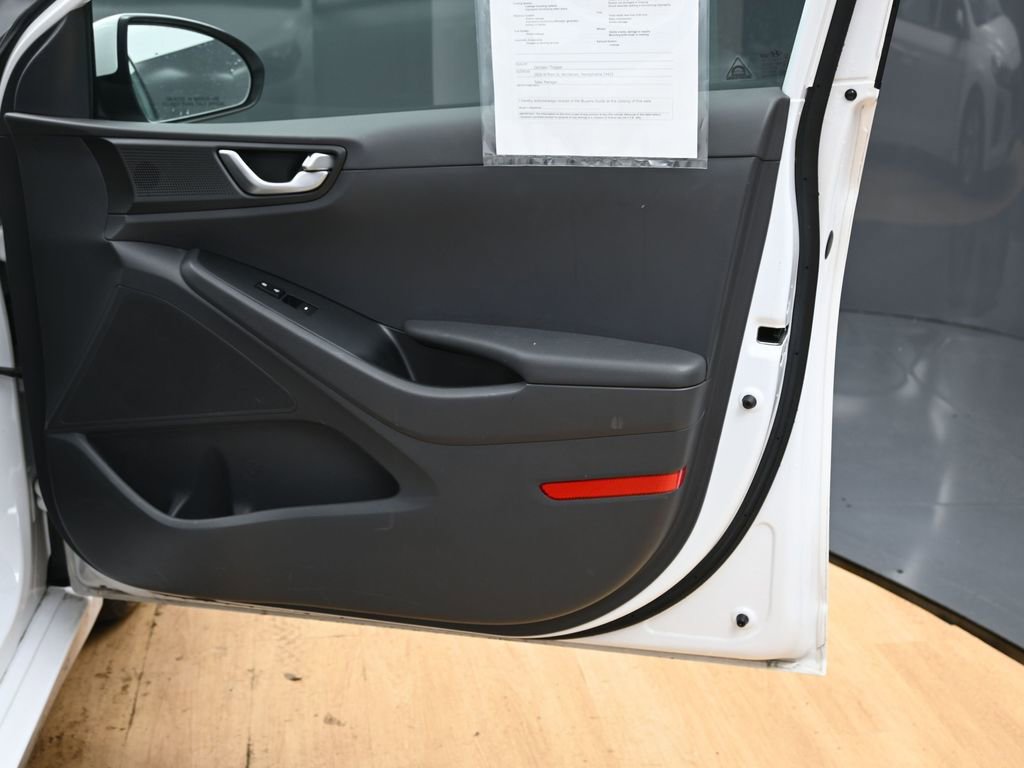 Used 2018 Hyundai Ioniq Blue image 34