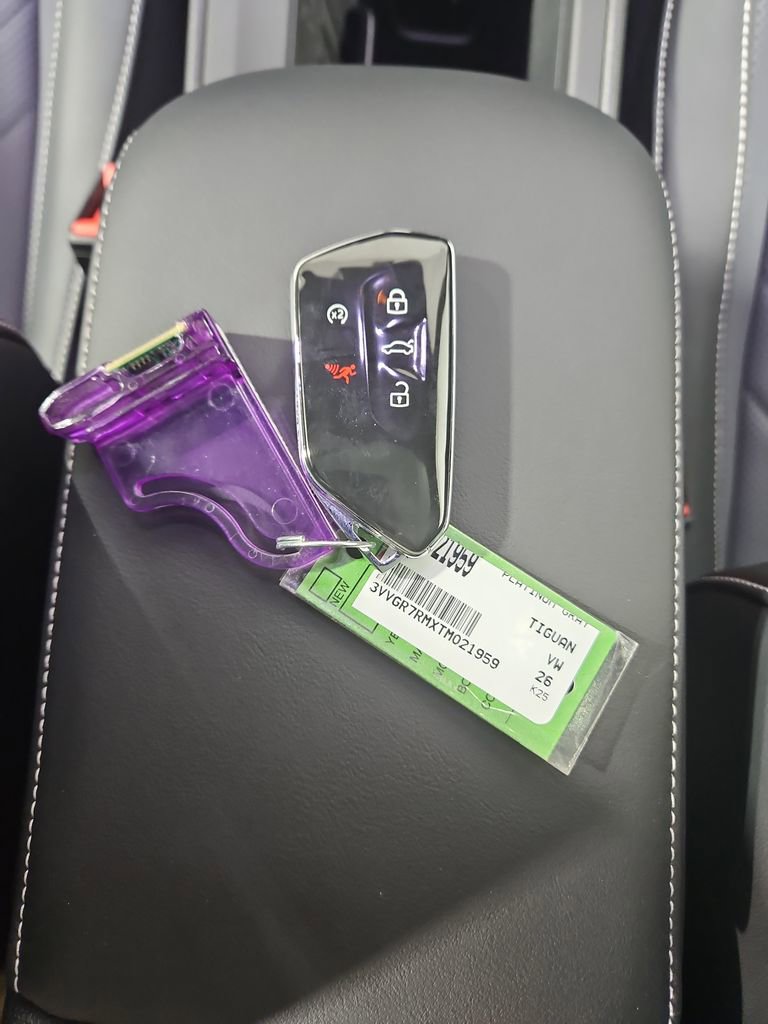 New 2026 Volkswagen Tiguan SE R-Line image 28