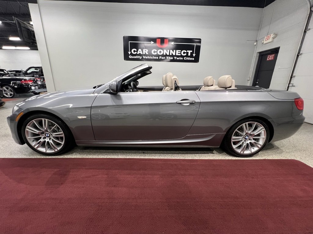 Used 2013 BMW 335i Convertible image 23