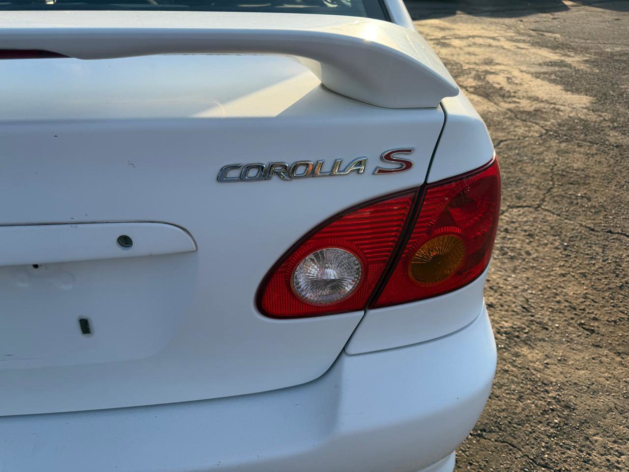 Used 2004 Toyota Corolla LE FWD image 12