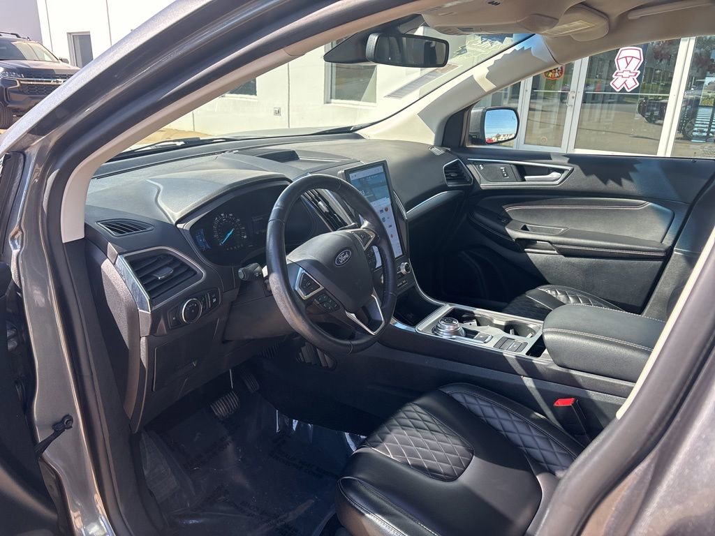 Used 2024 Ford Edge Titanium image 18