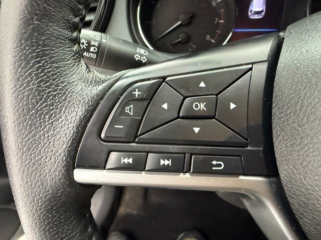 Used 2019 Nissan Rogue SV image 10