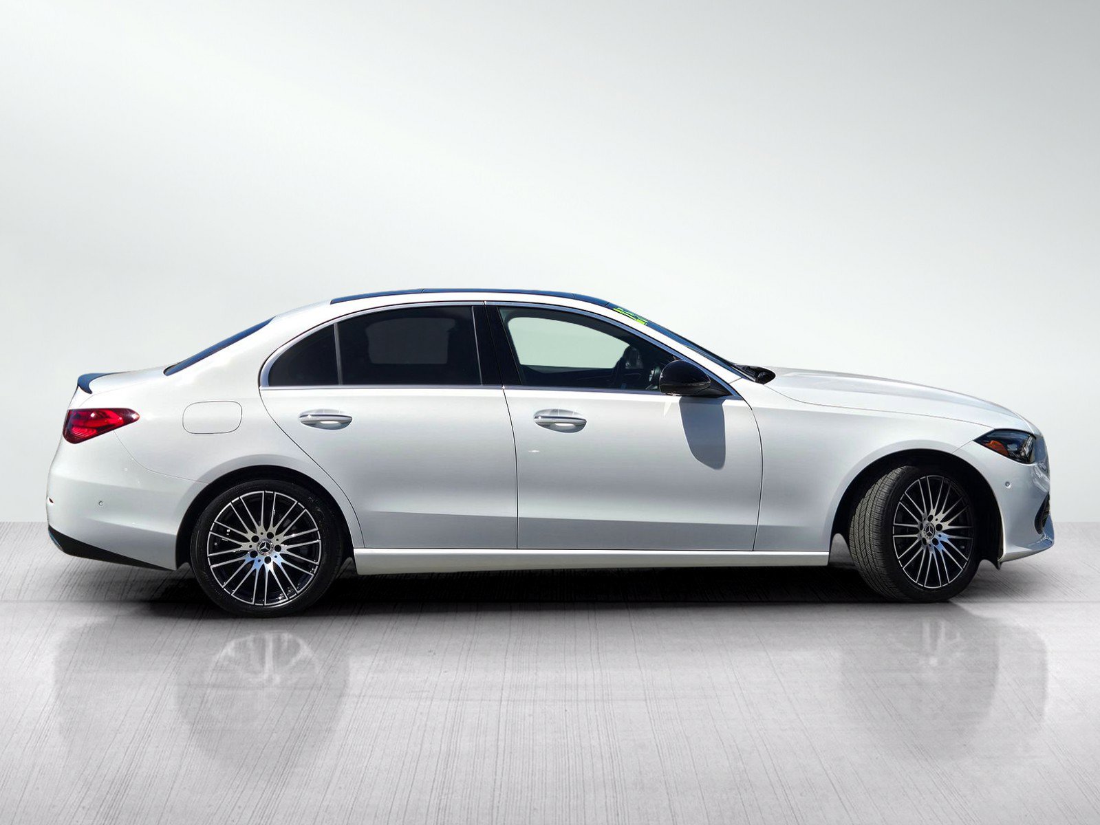 Used 2025 Mercedes-Benz C 300 Sedan image 3
