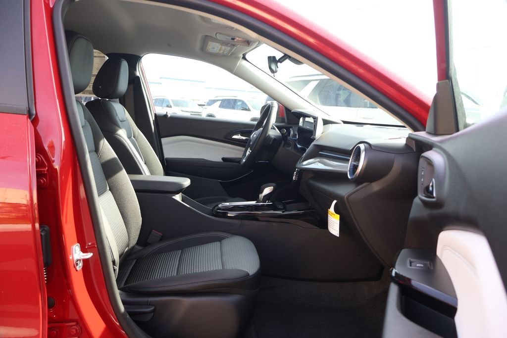 New 2026 Chevrolet Trax LT w/ Driver Confidence Package FWD image 41