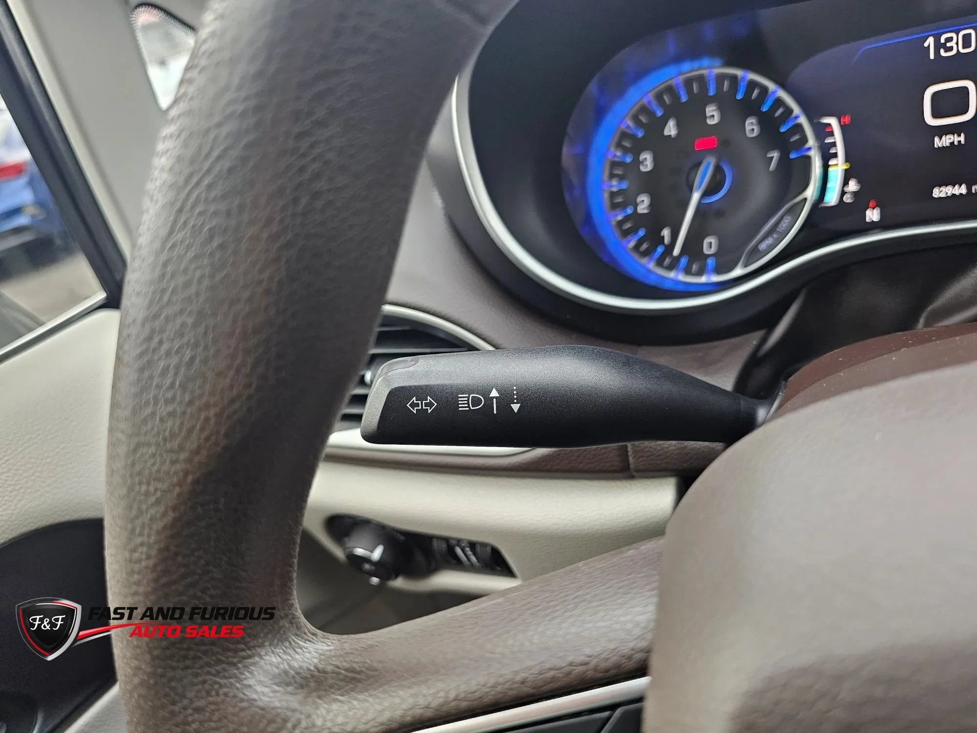 Used 2020 Chrysler Pacifica Touring w/ Advanced Safetytec Group FWD image 22