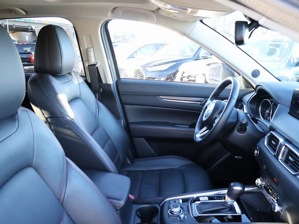 Used 2025 MAZDA CX-5 Carbon Edition image 8