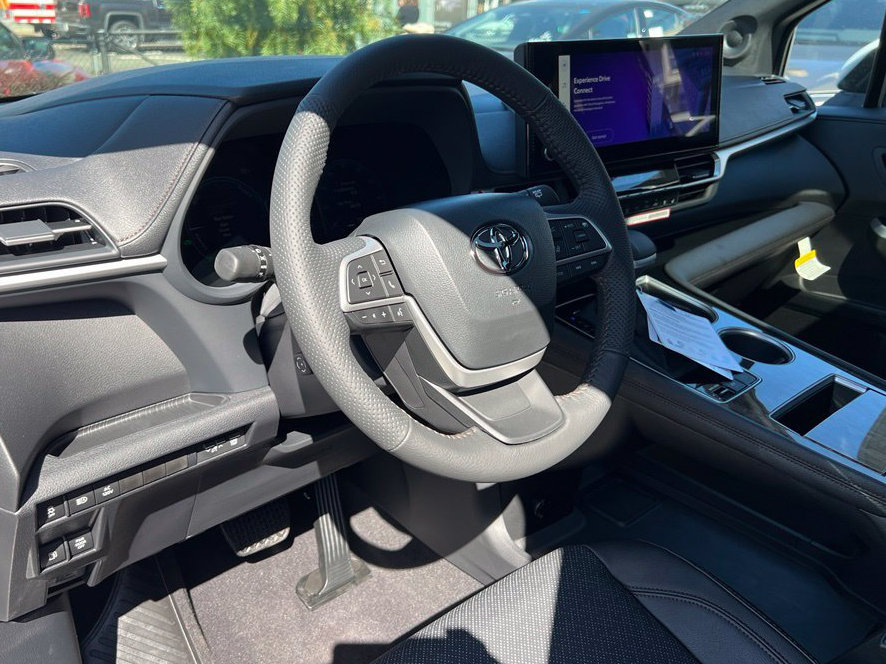 New 2026 Toyota Sienna Limited AWD/4WD image 12