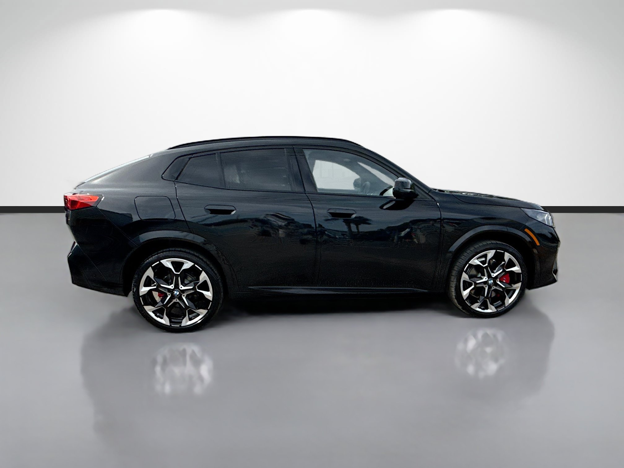 New 2026 BMW X2 xDrive28i w/ Technology Package AWD/4WD image 2