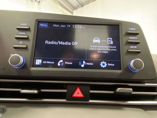 Used 2025 Hyundai Elantra Sport image 15