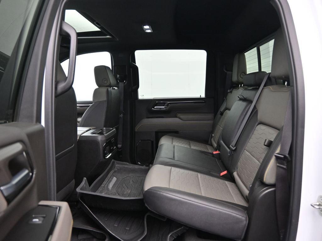 Used 2024 Chevrolet Silverado 2500 ZR2 w/ Technology Package image 31