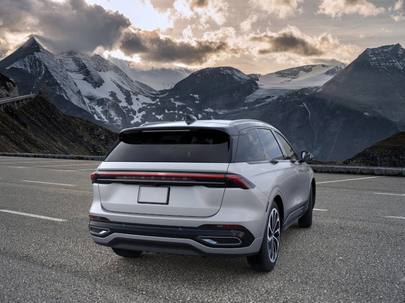 New 2026 Lincoln Nautilus Reserve image 8