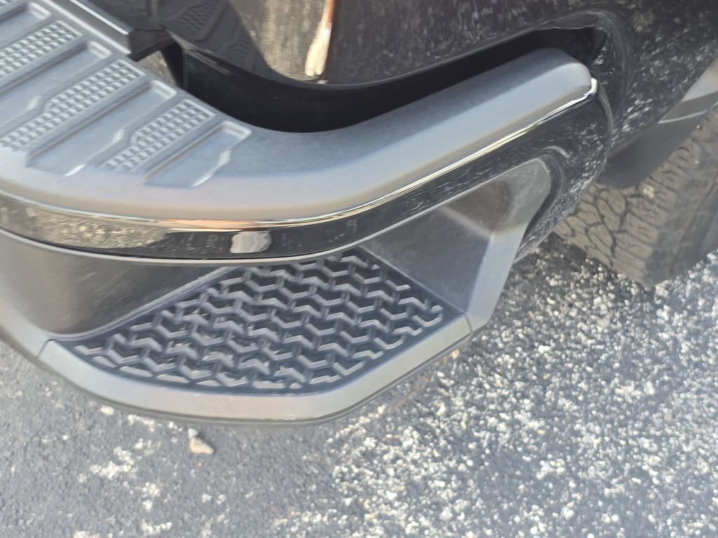 Used 2024 Chevrolet Silverado 2500 Custom w/ Custom Value Package image 10