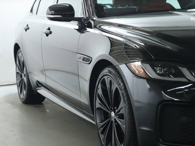 Used 2024 Jaguar XF R-Dynamic SE image 12