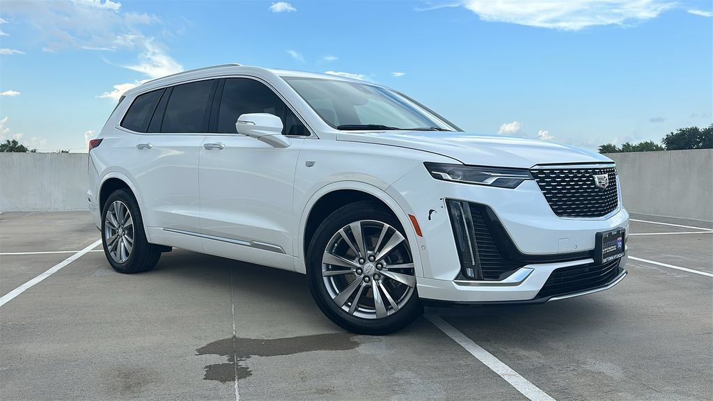 Used 2024 Cadillac XT6 Premium Luxury w/ Technology Package FWD image 6