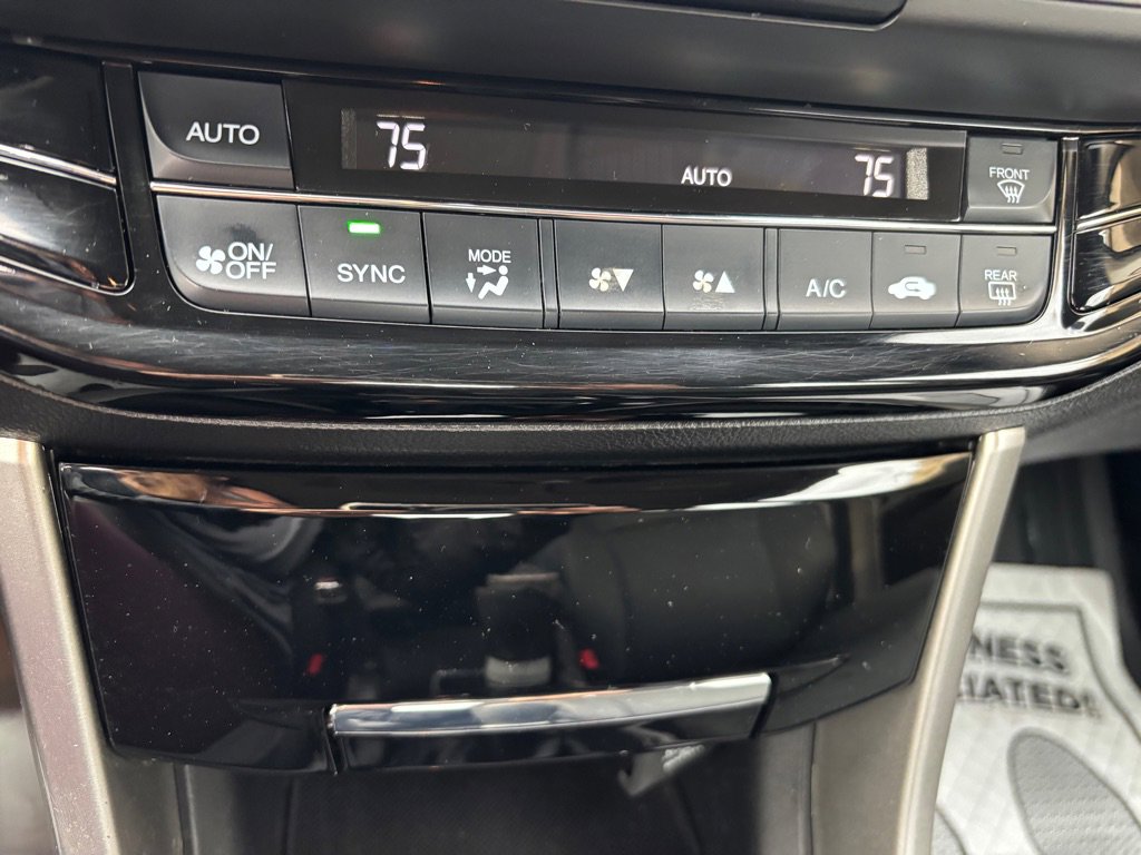 Used 2011 Subaru Outback 2.5i Limited image 34