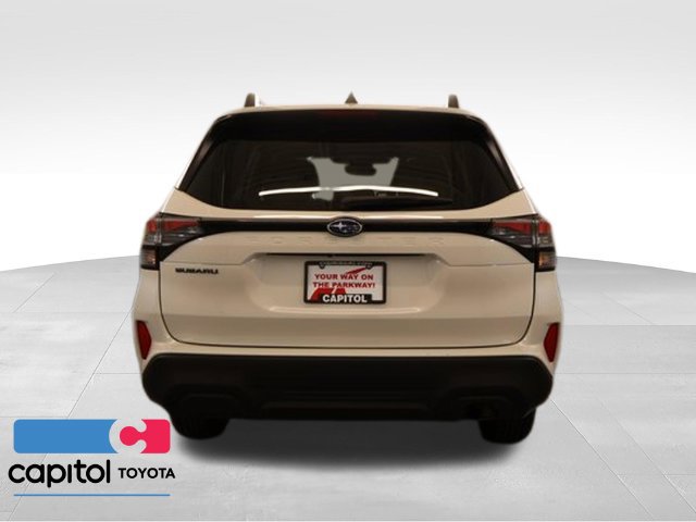 Used 2025 Subaru Forester Premium AWD/4WD image 3