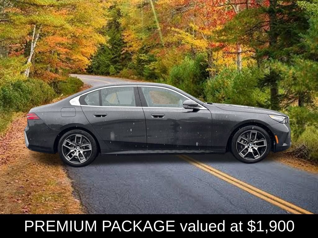 Used 2026 BMW 530i xDrive AWD/4WD image 2