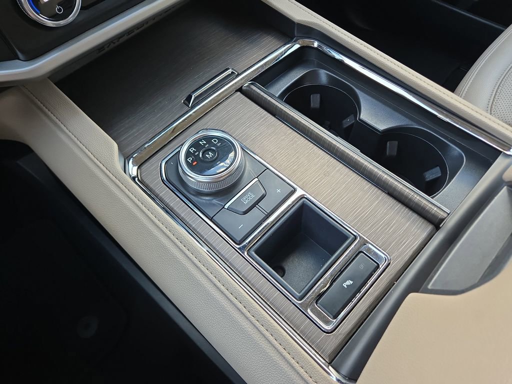 Used 2024 Ford Expedition Max Limited image 28