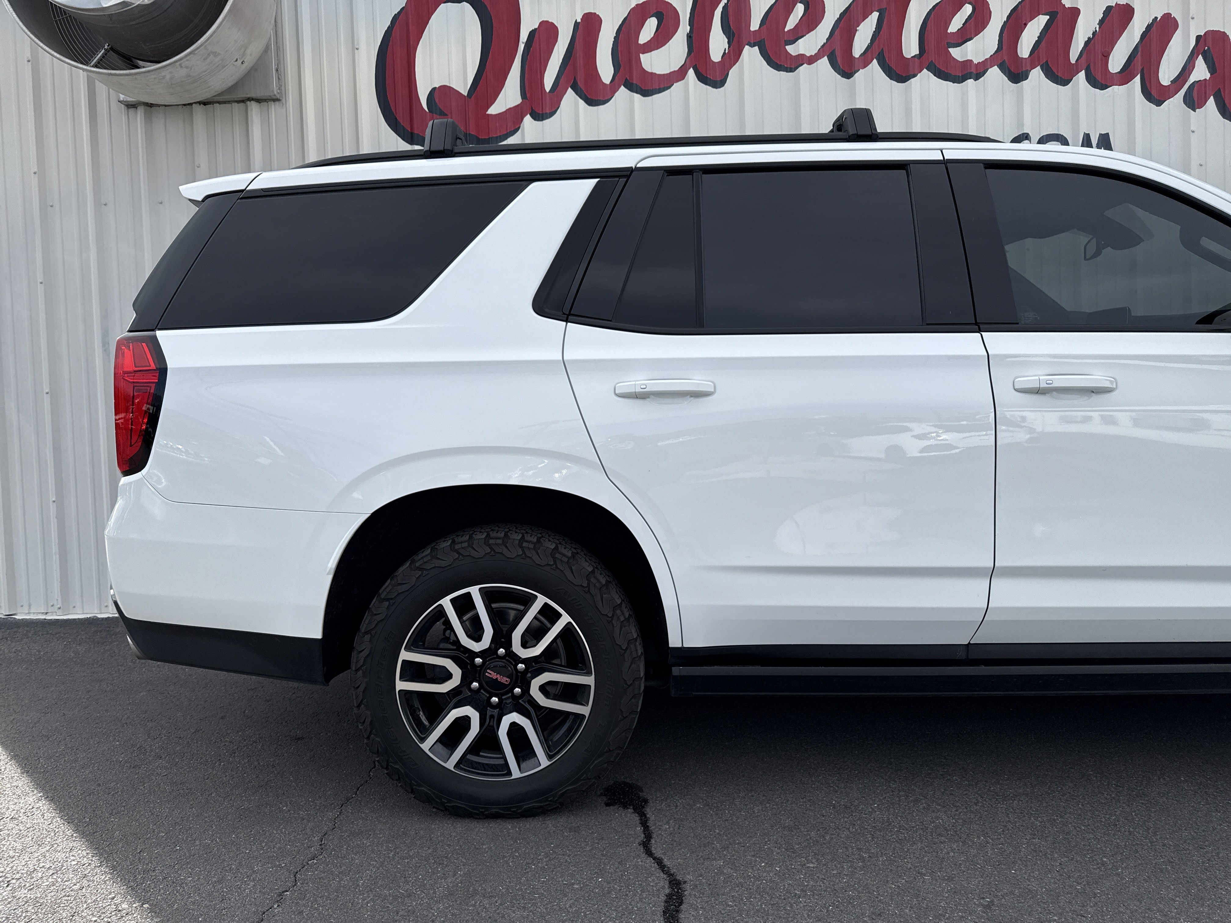 Used 2022 GMC Yukon AT4 image 42