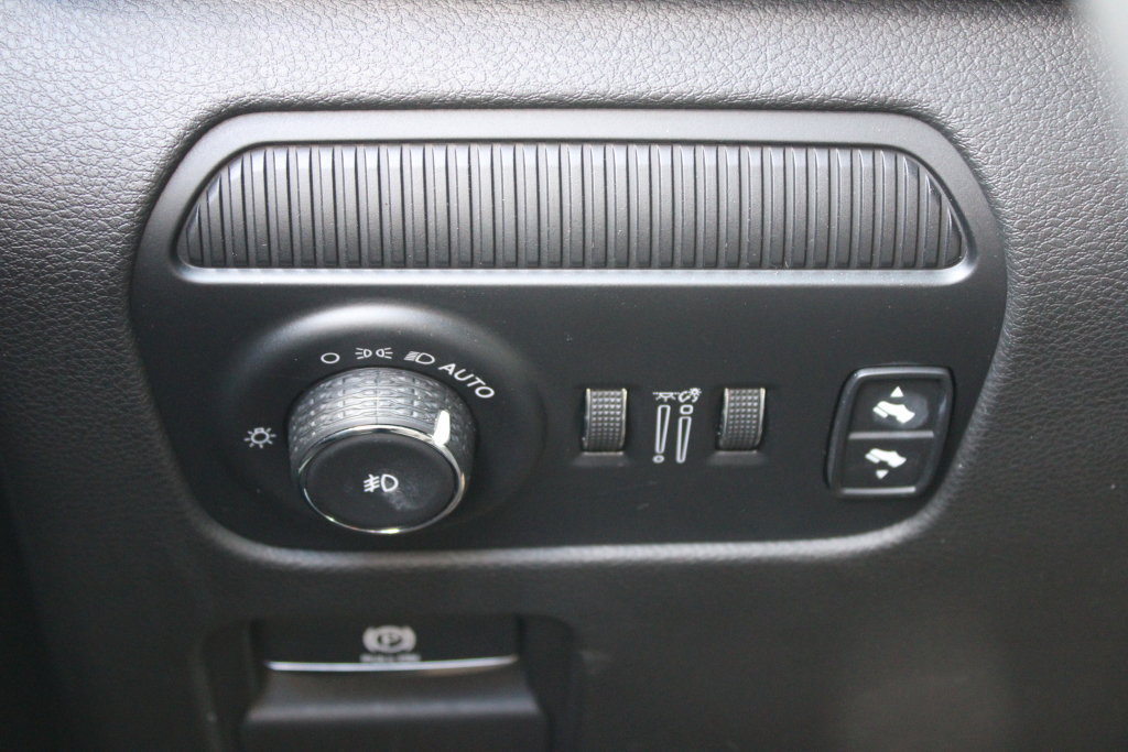 Used 2023 Jeep Wagoneer Series III w/ Premium Group I AWD/4WD image 34