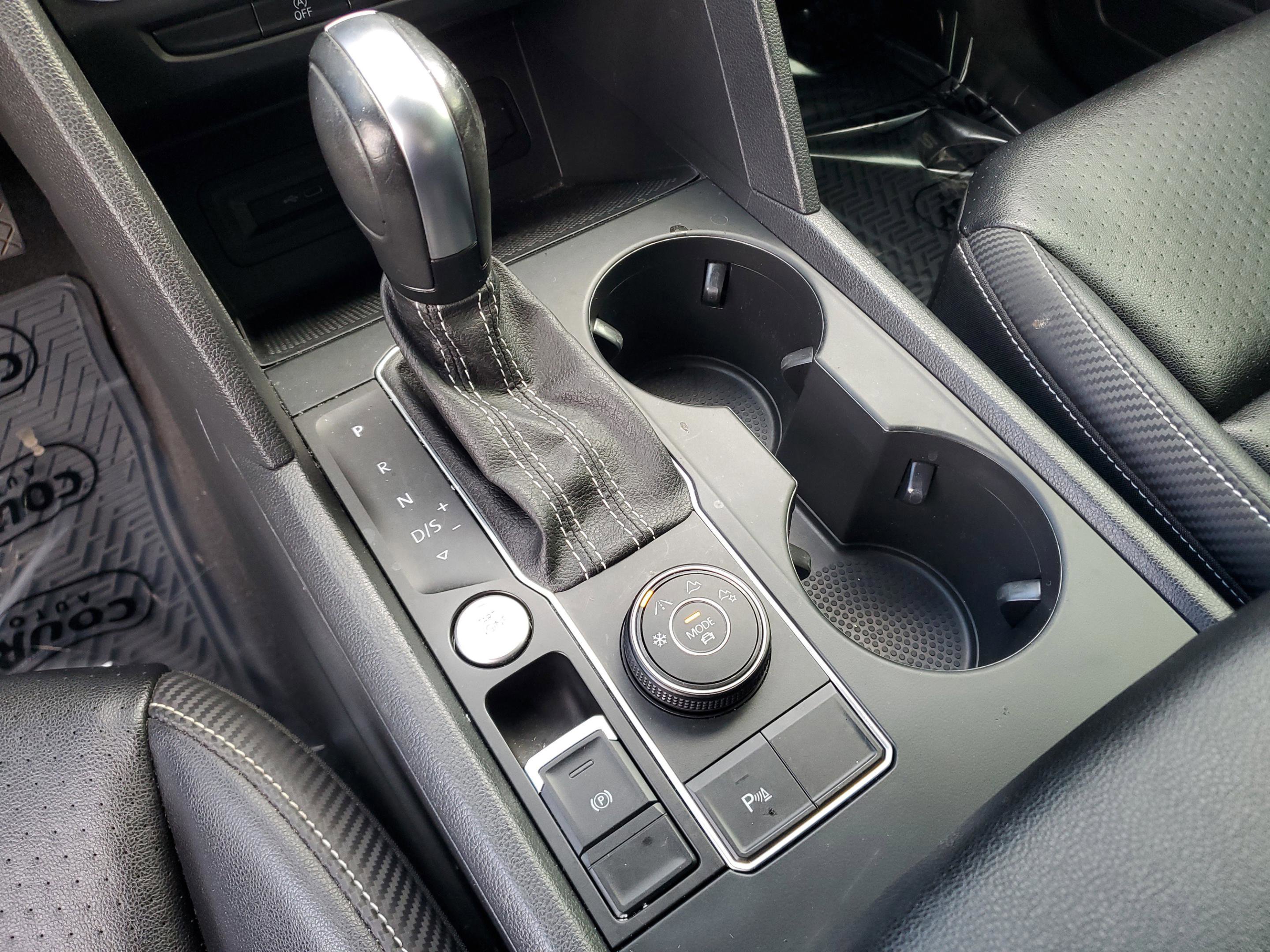 Used 2021 Volkswagen Atlas Cross Sport SE w/ Panoramic Sunroof Package image 28