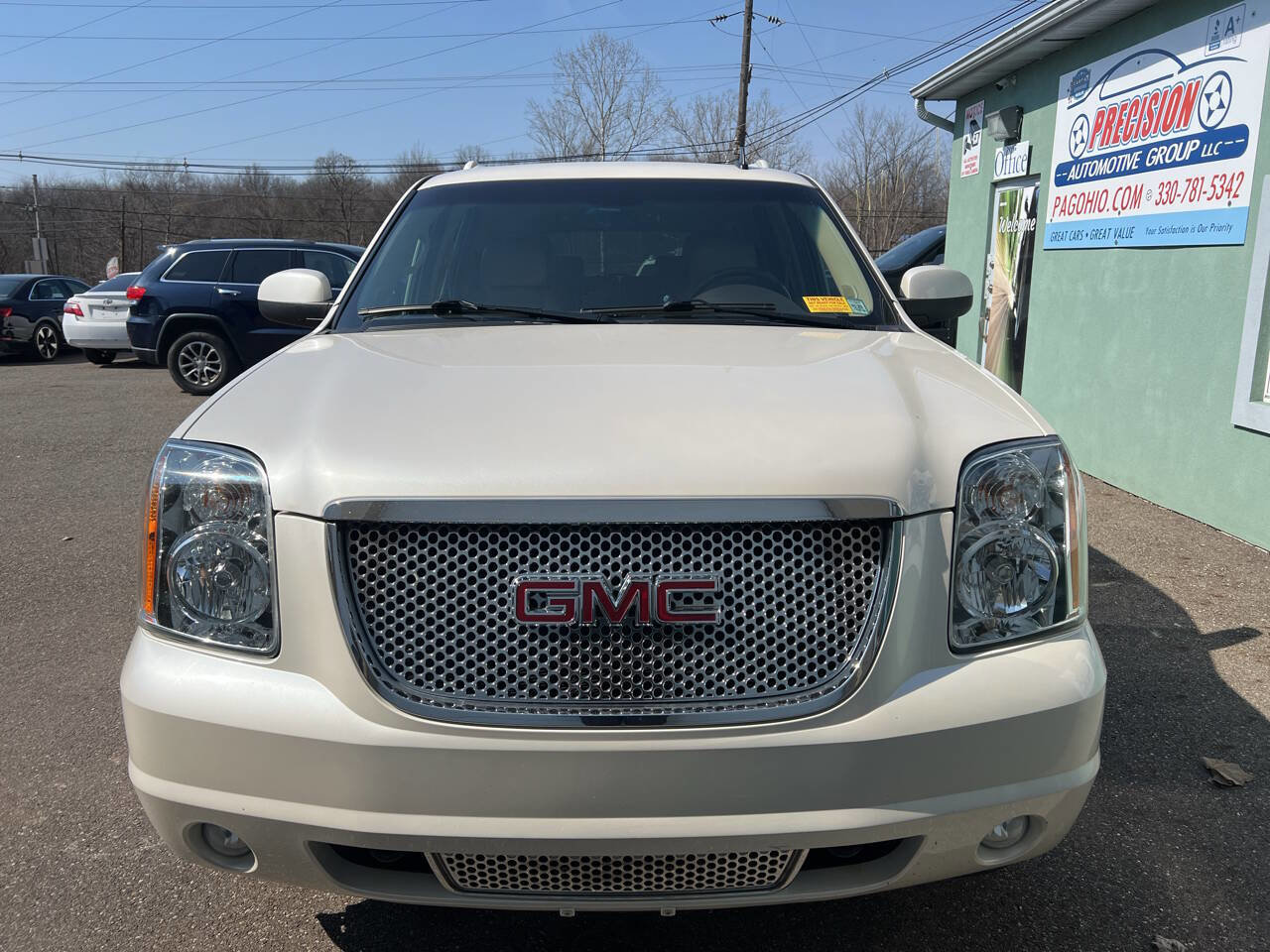 Used 2011 GMC Yukon XL Denali AWD/4WD image 7