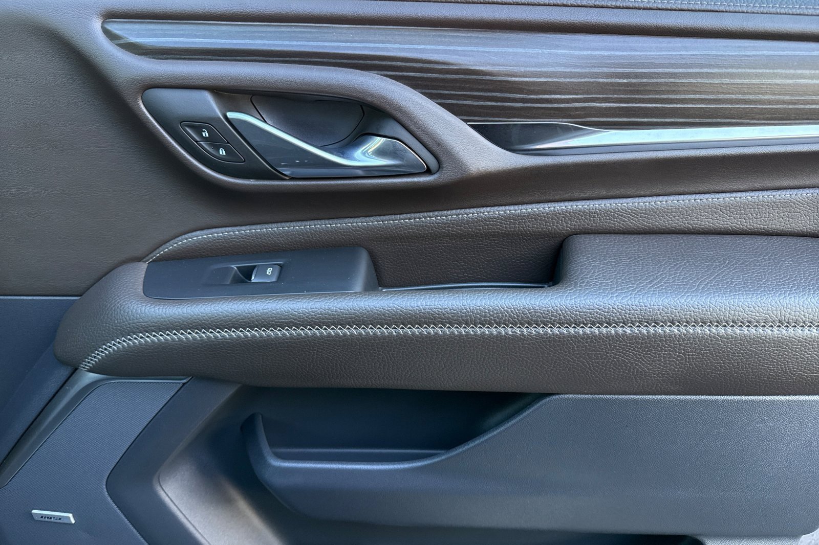 Used 2024 GMC Yukon XL Denali w/ Denali Reserve Package image 24