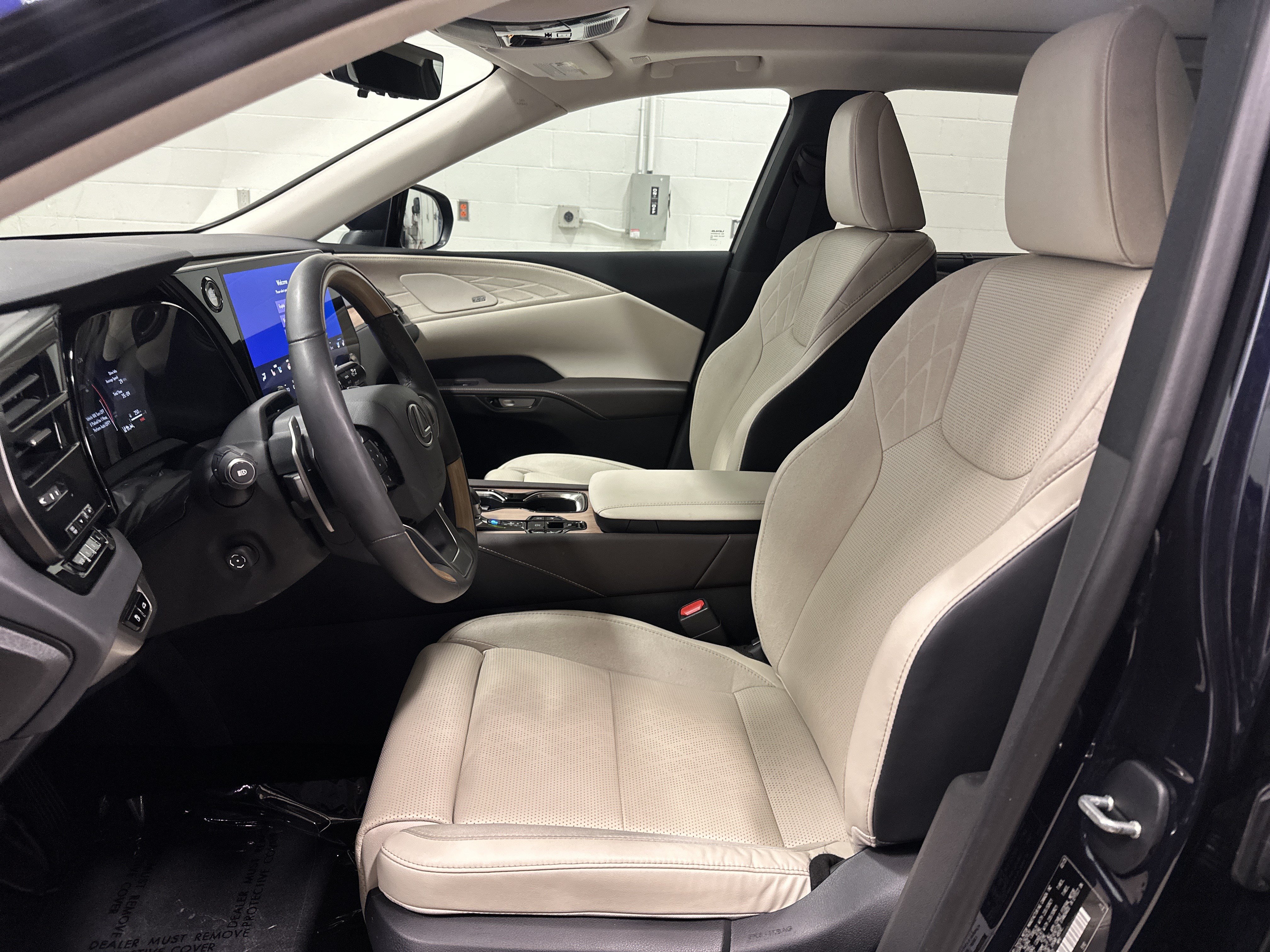 Certified 2025 Lexus RX 350 AWD w/ Luxury Package w/ Convenience Package image 16