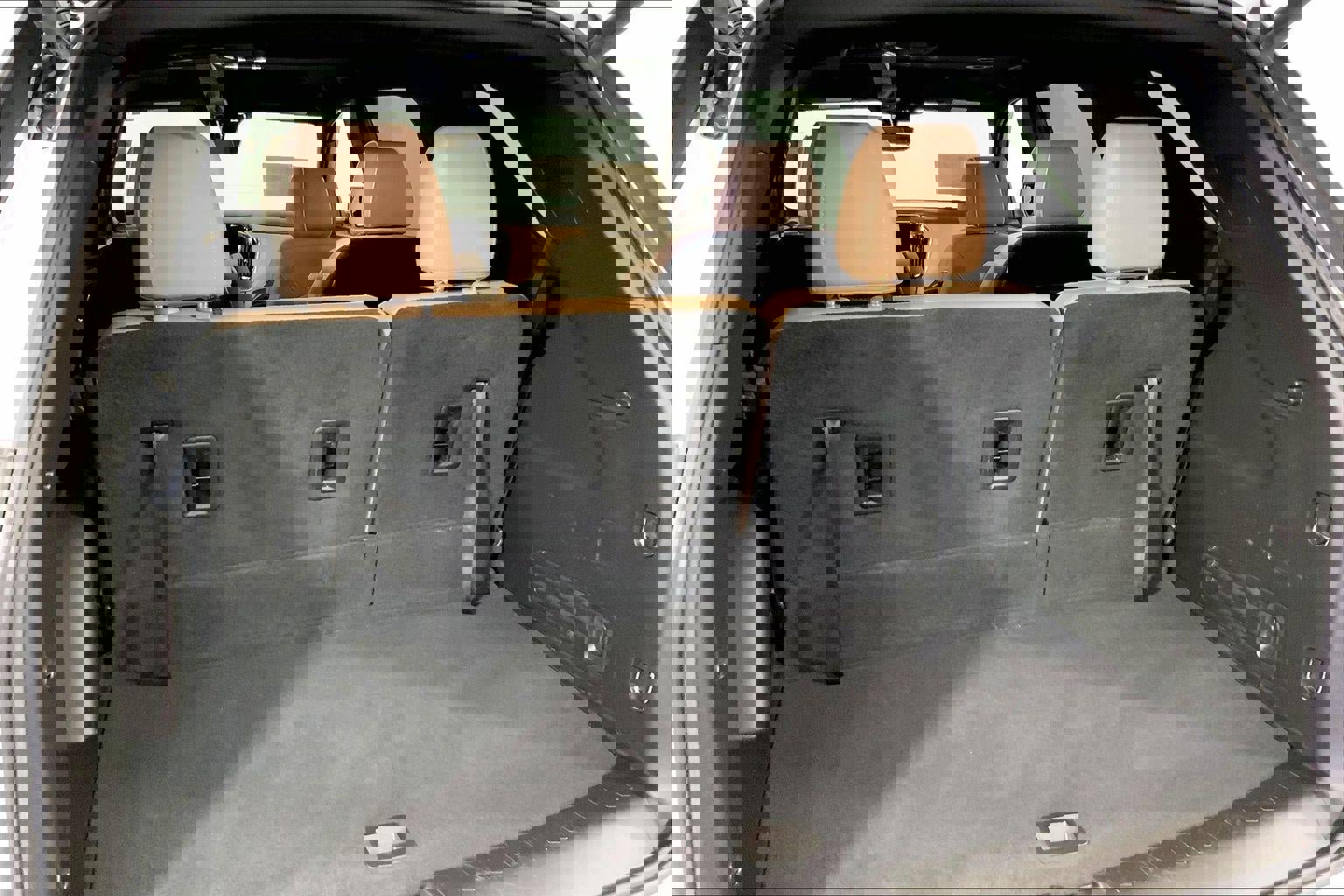 Used 2023 Chevrolet Traverse Premier image 4