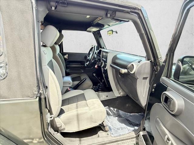 Used 2010 Jeep Wrangler Sahara w/ Dual Top Group AWD/4WD image 13