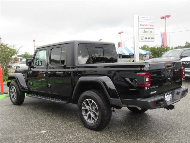 Used 2024 Jeep Gladiator Sport image 4