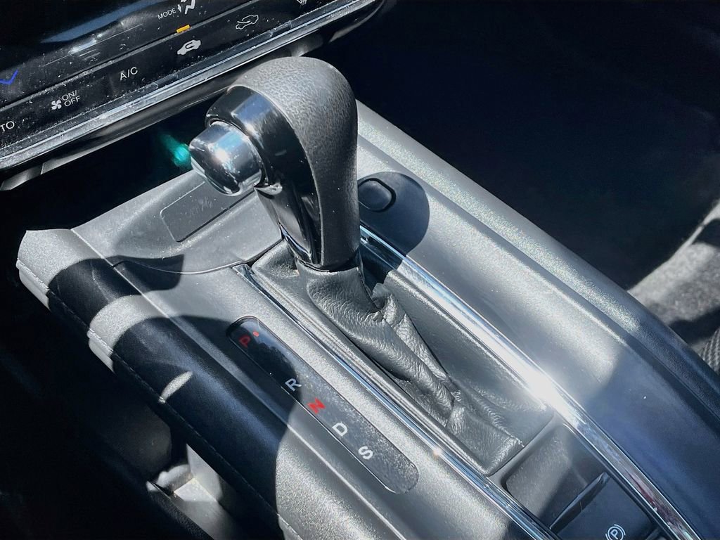 Used 2018 Honda HR-V EX image 16