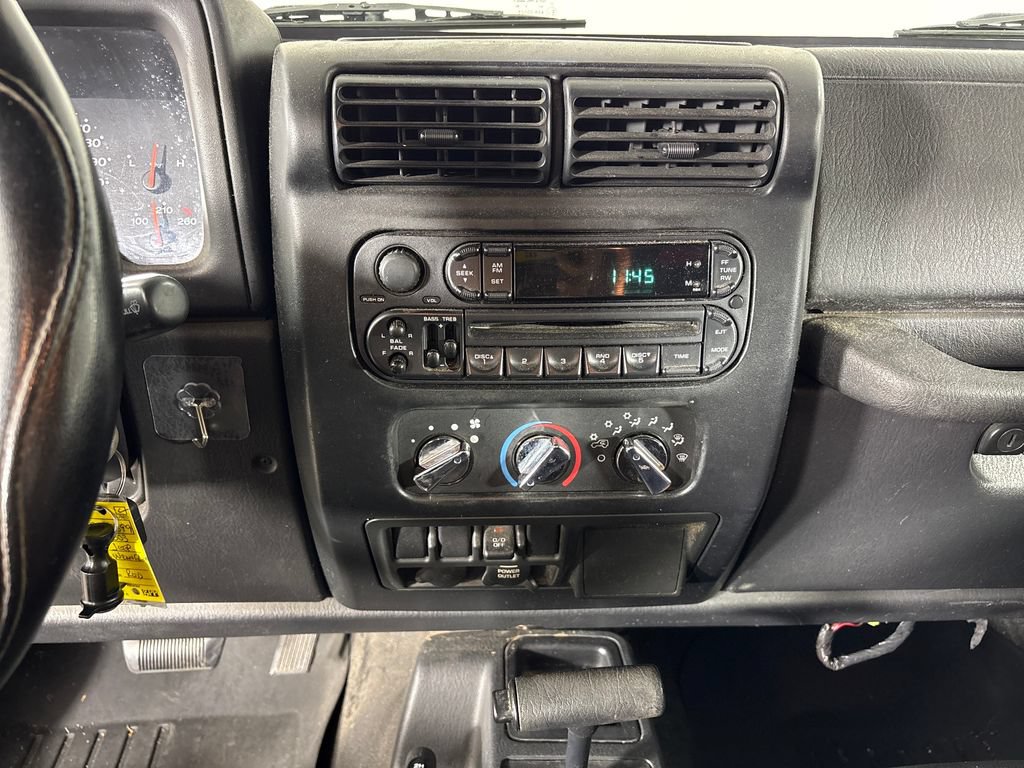 Used 2003 Jeep Wrangler X AWD/4WD image 25